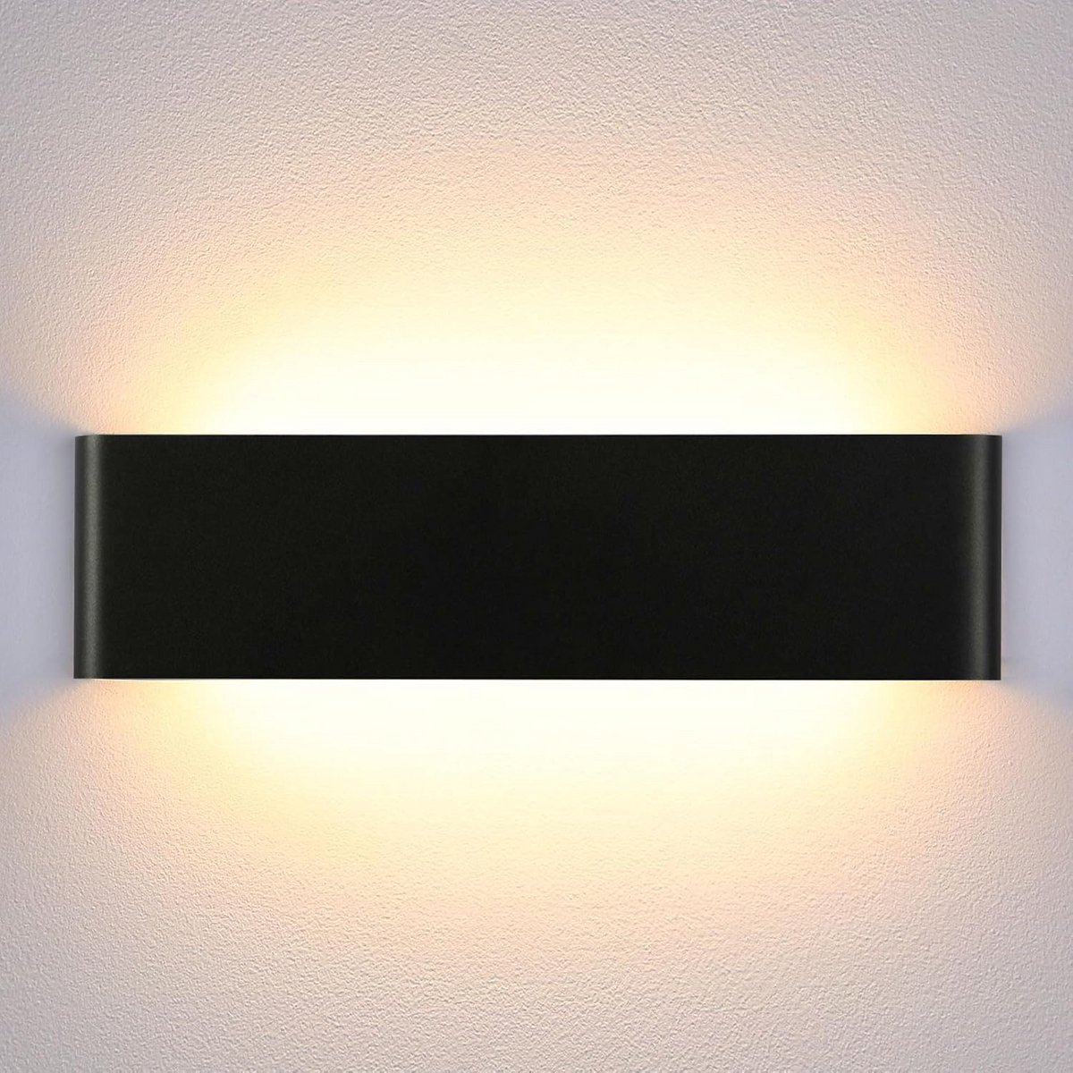 Moderne 16W LED Wandlamp Zwart - Up Down Muurverlichting met Warm Wit Licht en IP44 Bescherming voor Binnen