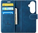 Marineblauwe Casemania book case open met vier kaarthouders, geldvak en uitsparing voor de telefoon.