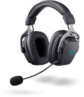 Zwarte gaming headset, van de zijkant gezien, met zilverkleurige oorschelpen, microfoon en blauw logo.