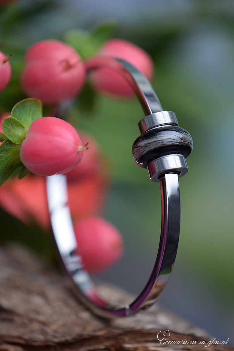 Dames armband gedenksieraad met haarlok in RVS bedel – persoonlijk herinneringssieraad