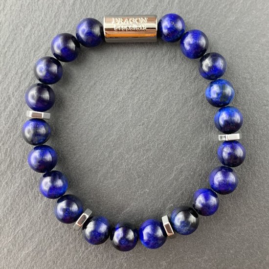 Blauwe tijgeroog kralenarmband met zilverkleurige metalen accenten en een centrale gesp met 'DRAGON' logo.