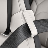 Gordelversteller - houder - gordelclip - schouderbegrenzer - gordelaccessoire - geschikt voor sportstoelen met geperforeerde hoofdsteunen - gebroken wit - 16*10,1 cm