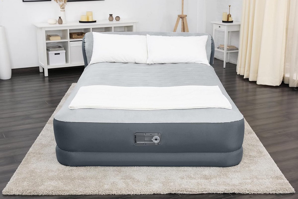 SleepLux Queen Luchtbed met hoofdeinde | Supersoft Snugable Top, Extra Duurzame Stevige Guard | Verhoogd luchtbed met ingebouwde pomp + USB-oplader (90x60"x29") Grijs