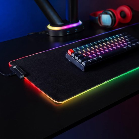 XL Gaming Muispad met RGB LED Verlichting en Antislip Onderkant voor Optische Muis en Toetsenbord — afbeelding 3