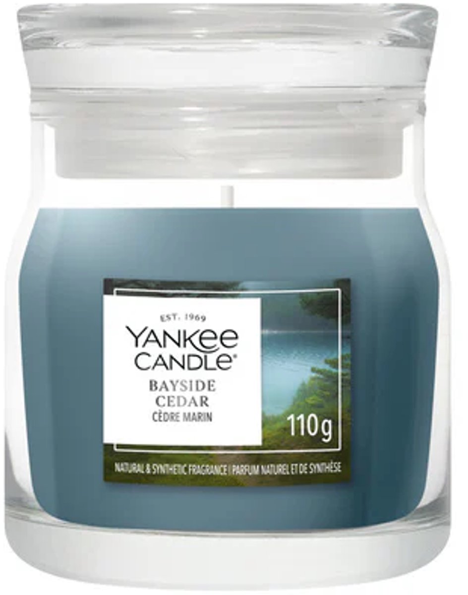 Yankee Candle Bayside Cedar Small Jar Geurkaars - tot 30 branduren Blauw