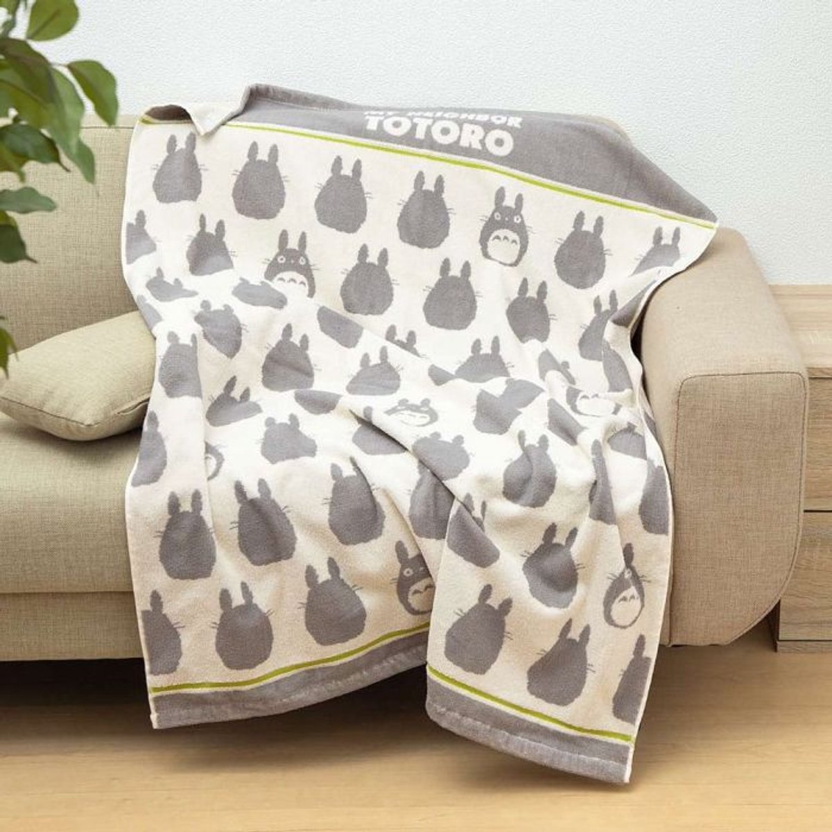 Marushin My Neighbor Totoro Fluffy blanket Big Totoro 85 x 115 cm Towels