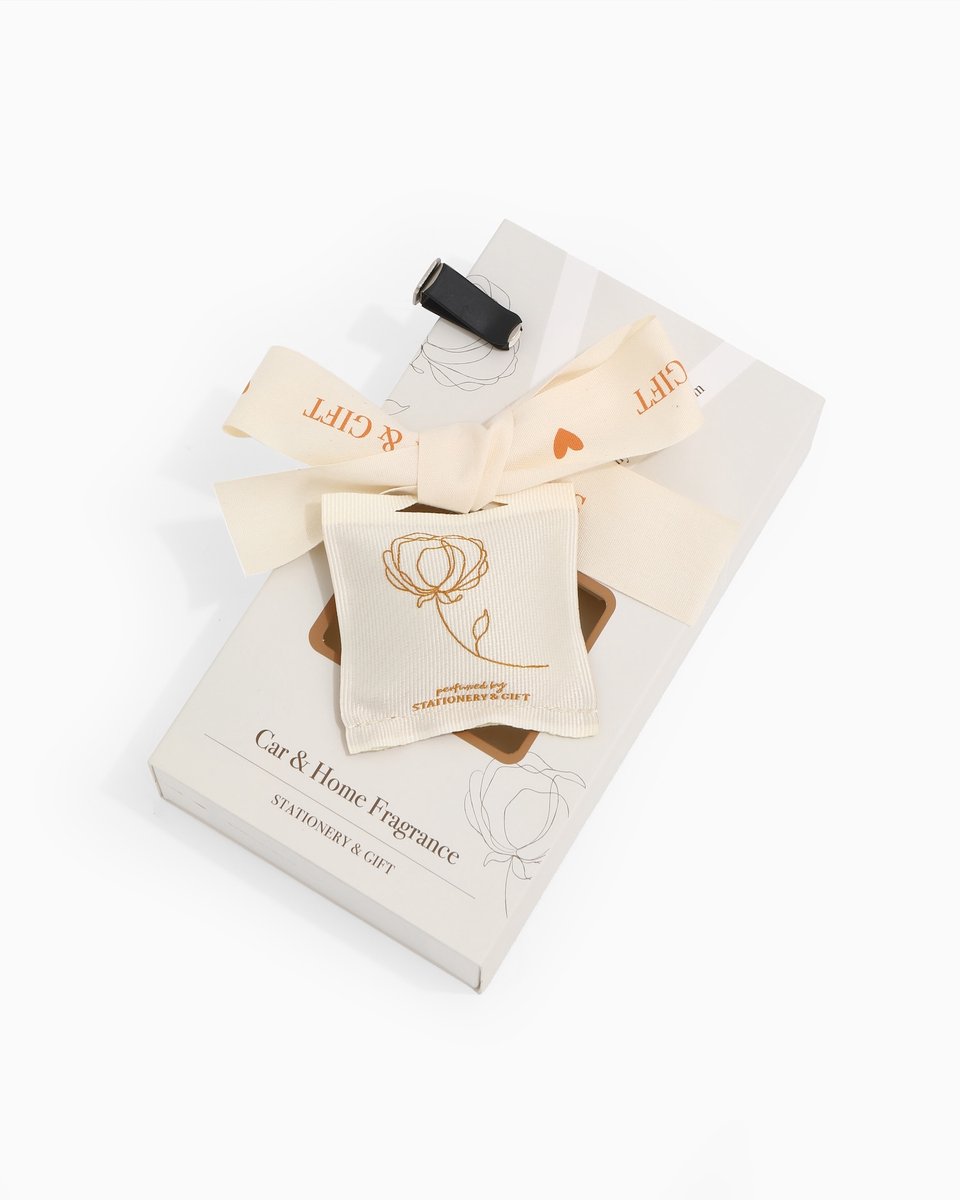 Autoparfum | Geurzakje Beige Bloem | Wild Peony & Lily | Stationery & Gift