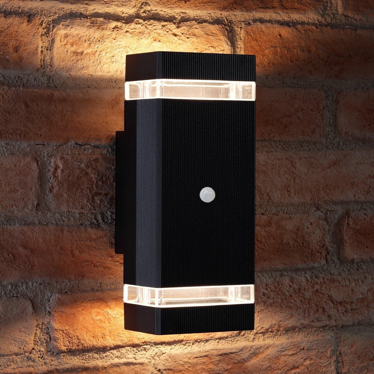 Buiten Wandlamp met Bewegingssensor Zwart - Dubbele Op- en Neerwaartse Verlichting