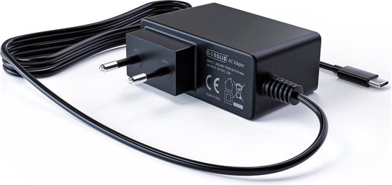 Zwarte GO SOLID! AC-adapter met Europese stekkers en USB-C-kabel.