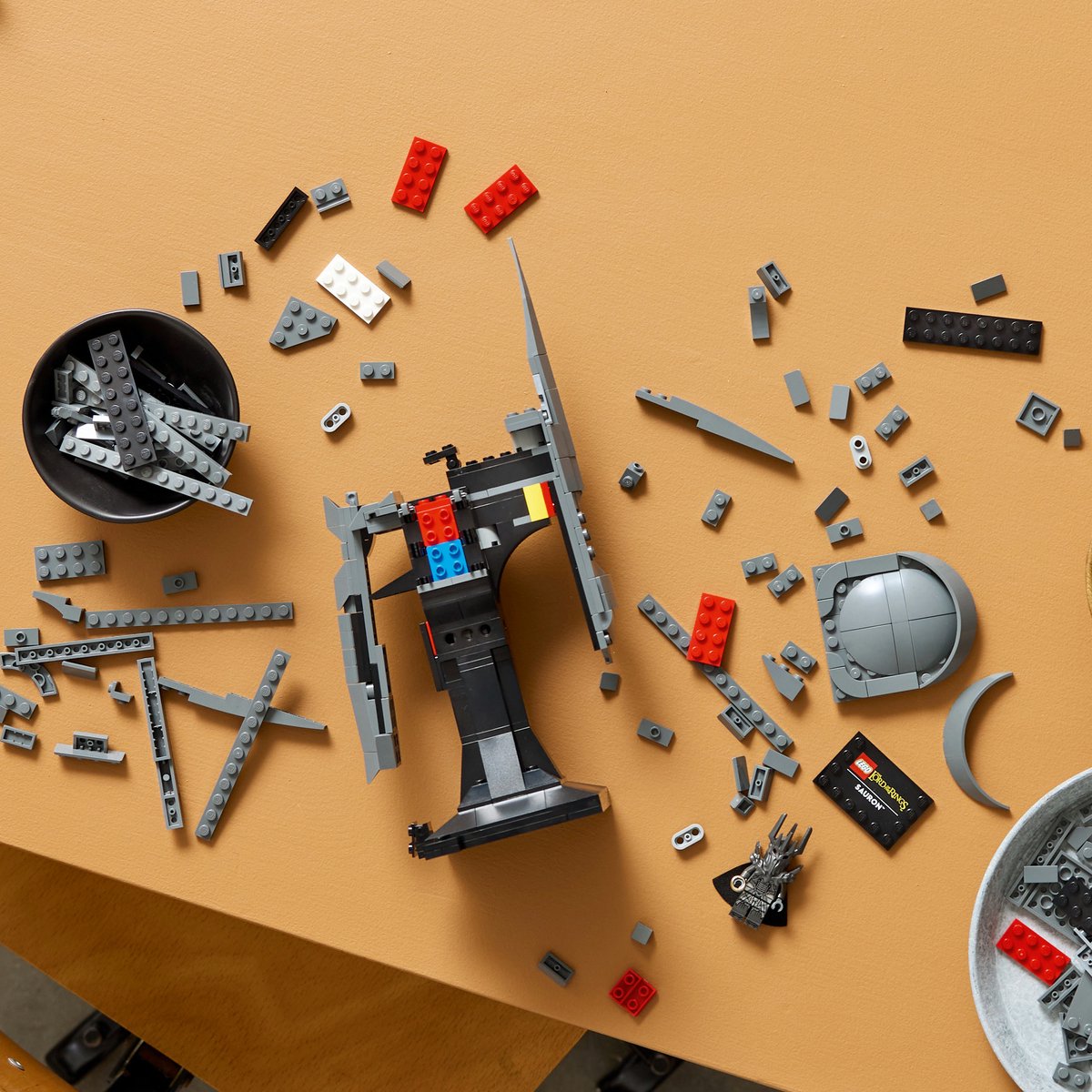 LEGO Icons - The Lord of the Rings: De Helm van Sauron Bouwpakket voor Volwassenen en Woondecoratie - 11373 — afbeelding 10