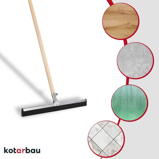 Een vloertrekker met houten steel en rubberen lip toont geschiktheid voor diverse vloertypes.