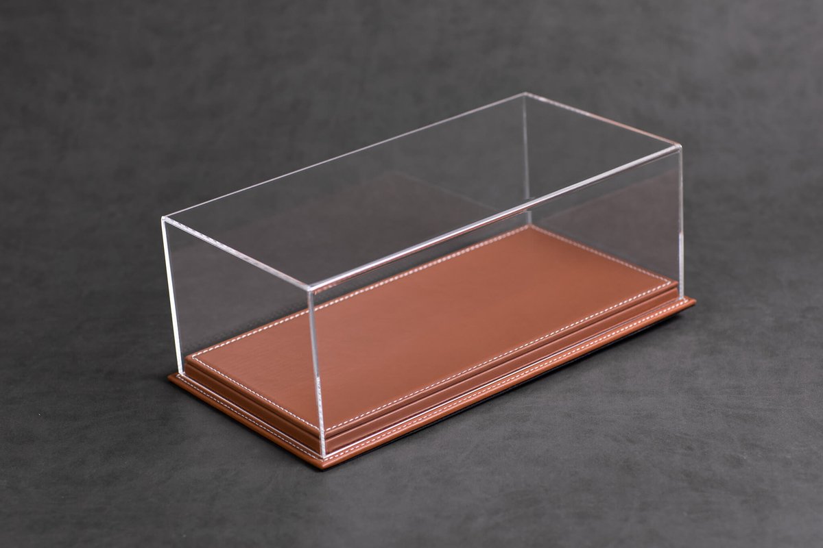 Luxe showcase met lederen ondergrond - Bruin - 1:8