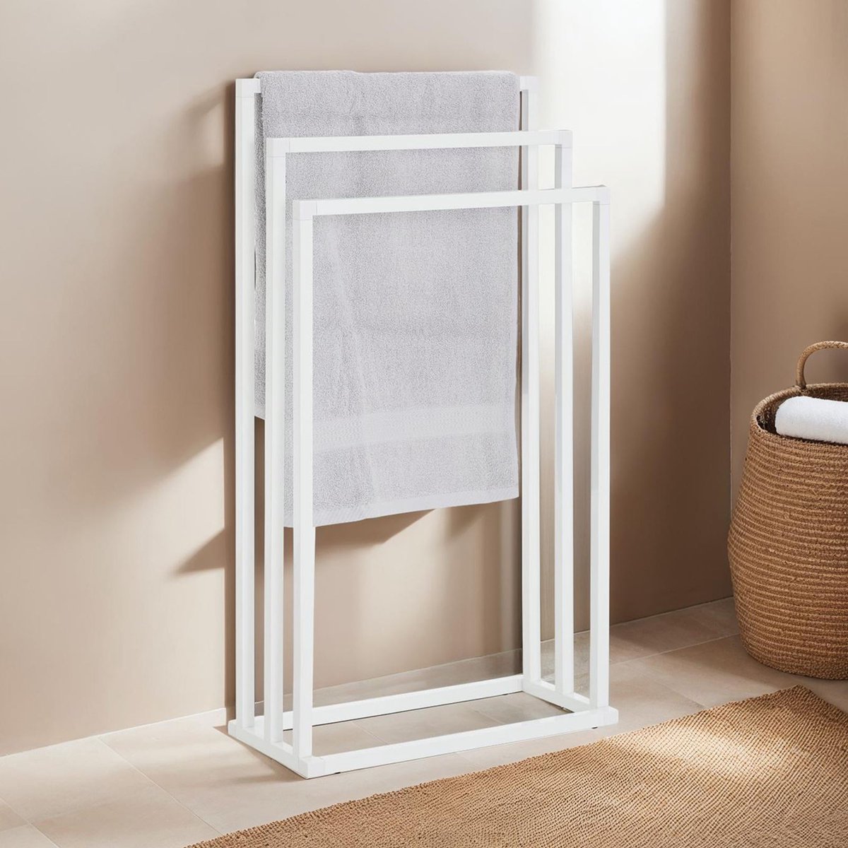 KUNO handdoekrek modern design in wit