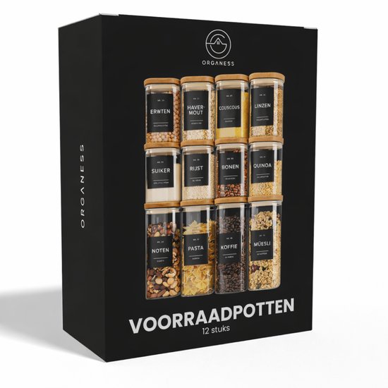 Zwart kartonnen verpakking voor 12 glazen voorraadpotten met bamboedeksels, met zicht op de gevulde potten.