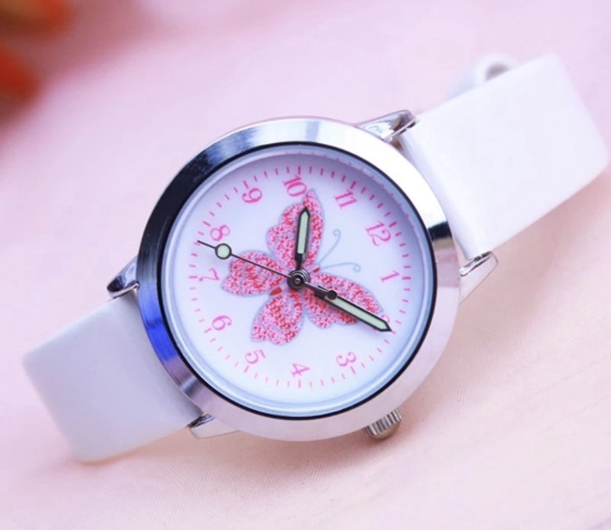 12Getit Meisjes horloge met vlinder afbeelding en wit leer bandje.