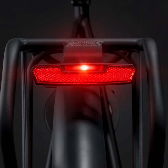 AXA Juno E‑bike Achterlicht - LED Fietsverlichting - 6–12V - Remlichtfunctie - 500 m Zichtbaarheid - Geïntegreerde Reflector - 80 mm Montage - Rood — afbeelding 4