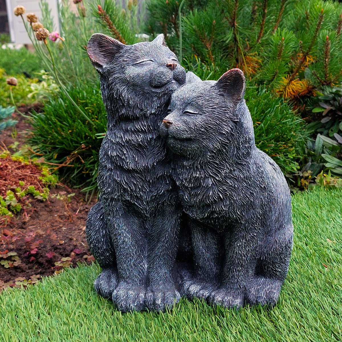 Janse® Poezen tuinbeeld - Hartvormige staarten - Poezen koppel - Katten tuinbeeld - Grafdecoratie poes - Herdenkingsbeeld - Standbeeld polyresin - Tuindecoratie