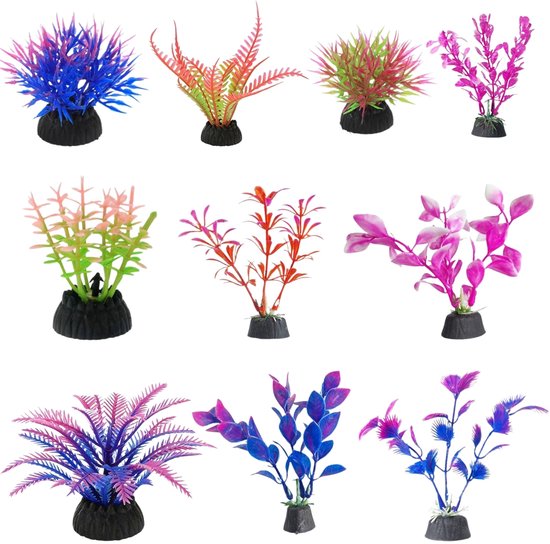 Collage van negen verschillende aquariumplanten in diverse kleuren en stijlen.