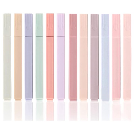 Een rij van twaalf pastelkleurige markeerstiften, waaronder beige, paars, mintgroen, perzik en roze.