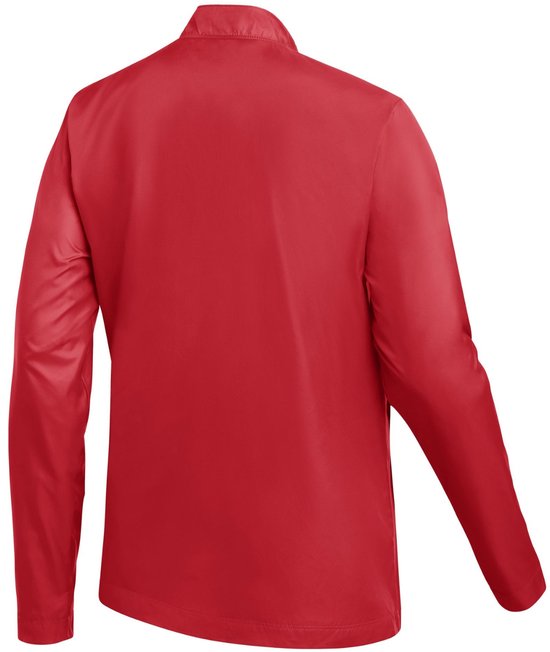 Achterkant van de rode Nike sportjas voor dames met lange mouwen.