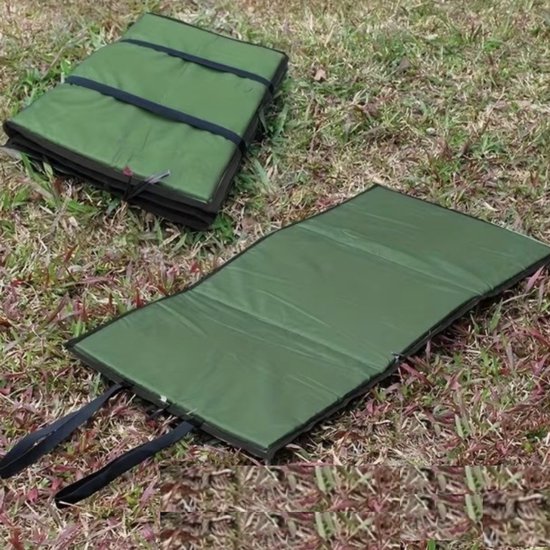 AquaPad® - Onthaakmat - Unhooking Mat - Snoekbaars - Karpervissen - Inclusief Meetlint - Droog zitten tijdens het vissen - Donkergroen - 80x35cm - Ook te gebruiken als zitmat & legmat voor visspullen van Merkloos — afbeelding 5