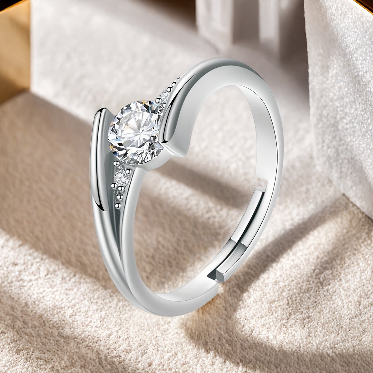 Sjika - Verstelbare Dames Ring Zilverkleurig – Zirkonia – Verlovingsring – Minimalistische Ring – Open Ring - Cadeau