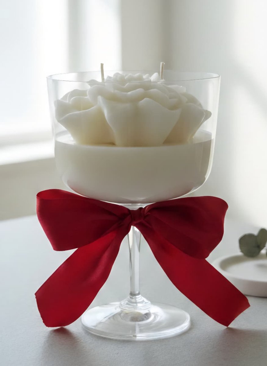 JoyDecor Luxe Geurkaars Royal Ivory Centerpiece – 350g – Handgemaakt – Bruiloft & Tafeldecoratie – Bloemige Geur