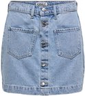 Lichtblauwe denim skort met knoopsluiting en opgestikte zakken.