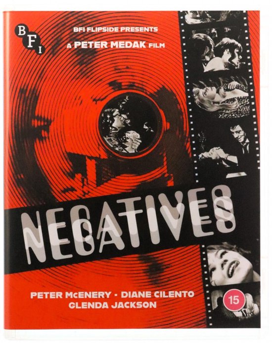 Face avant de la jaquette Blu-ray avec spirale rouge et bandes de film avec des visages, titre NEGATIVES et acteurs.