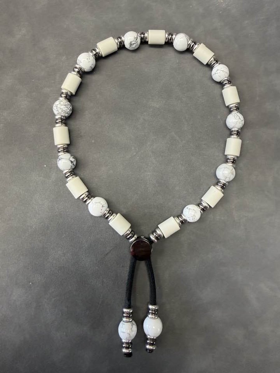Anti-tekenband ketting natuurlijk - natuursteen witte turquoise turkoois - hond - lengte 39 cm - nekomvang vanaf 37 tot en met 44 cm - originele EM-X kralen lichtgrijs - L - wit/zwart - met witte turkoois natuurstenen