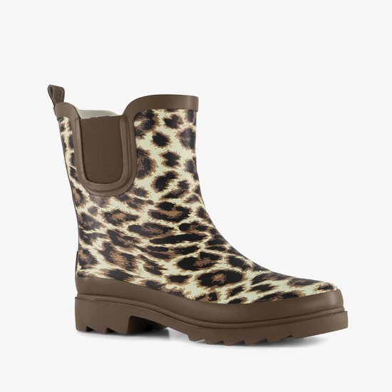 Botte de pluie courte marron avec imprimé léopard et insert élastique marron sur le côté.