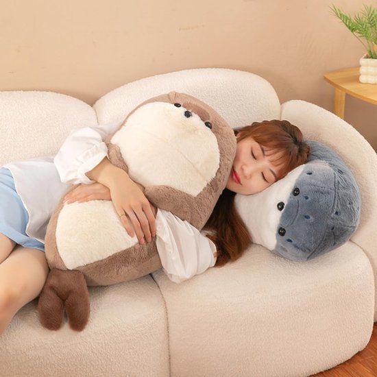 Pluche Otter Kussen - Knuffel Dier - Kinderkamer Decoratie - Zacht Katoen Pluche - 60 cm Lengte - Bruin — afbeelding 3