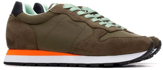 Groene sneaker met mintgroene veters en een oranje accent op de witte zool. Teddy Smith logo op de zijkant.