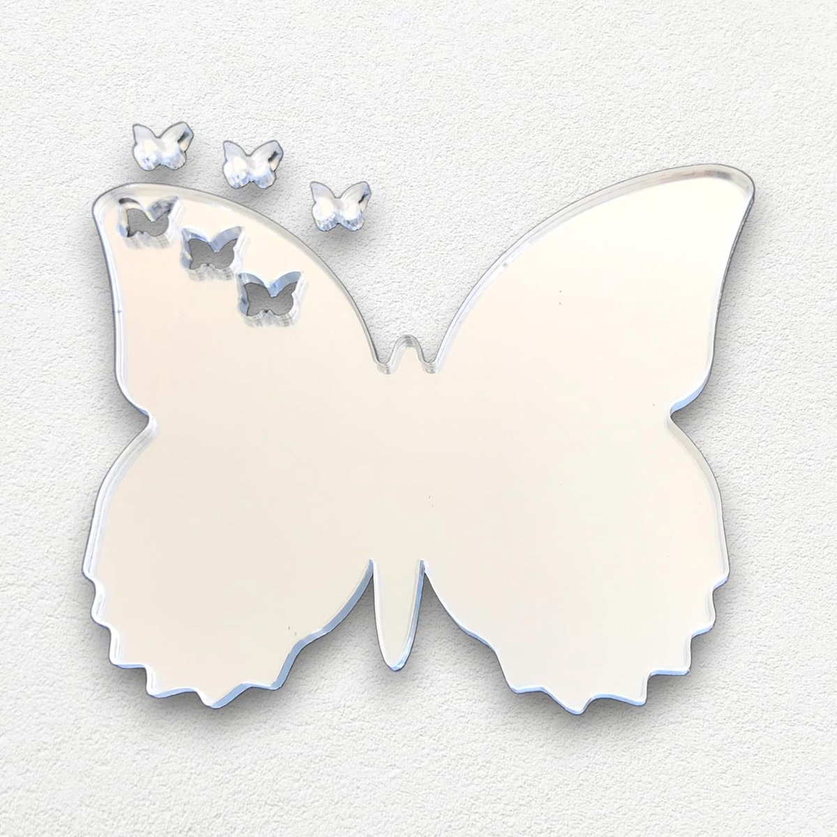 Vlinder Spiegel - Frilly Vlinders - Muur Decoratie - Onbreekbaar Acryl - 20cm x 16cm - Zilver