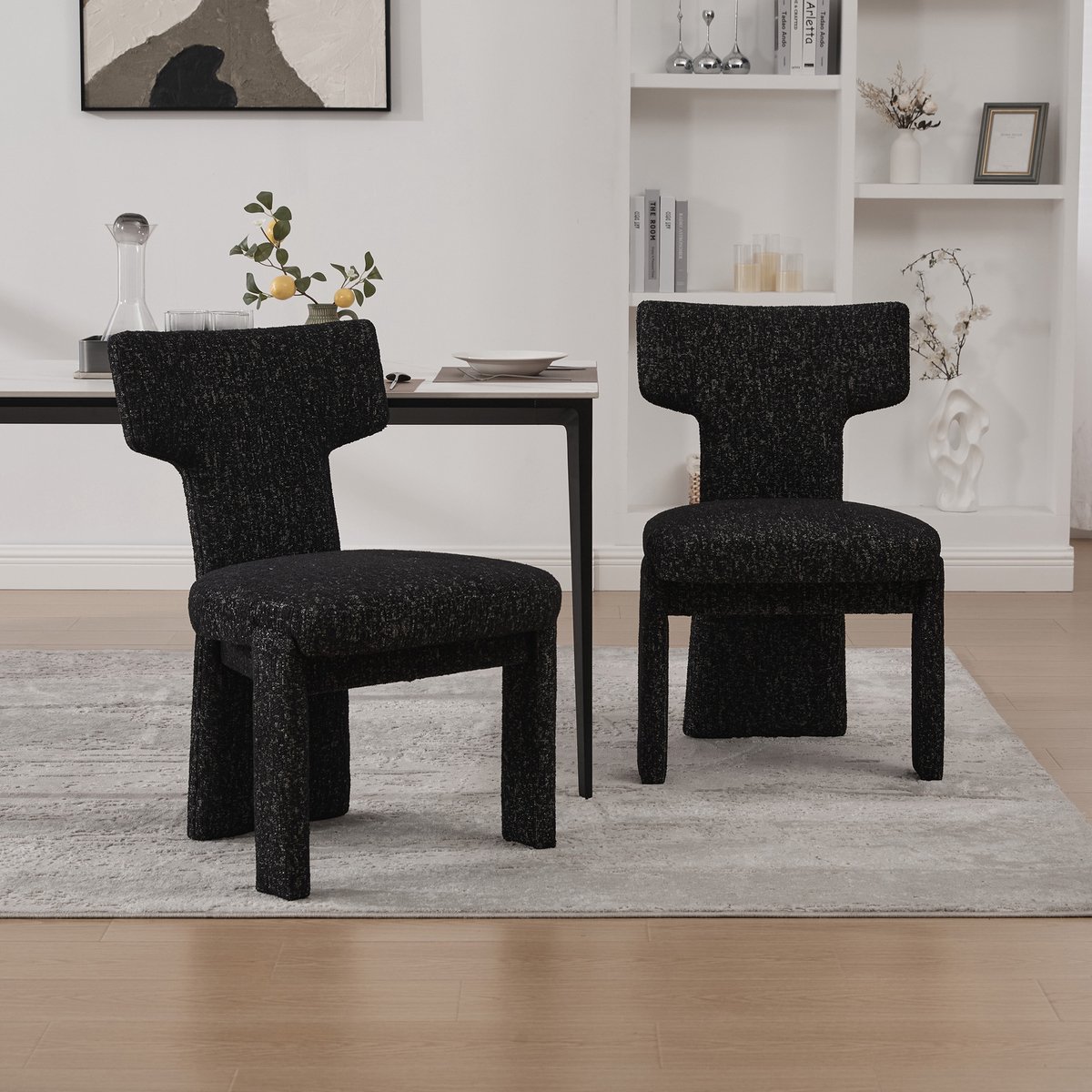 PHOEBE CAT Eetkamerstoel - Set van 2 - Chenille - Rubberhout poten - Gebogen rugleuning - Zwart