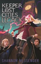 Boek 'Keeper of the Lost Cities Legacy' met jonge vrouw met blonde haren en magische energie, omringd door twee jongens, met een klokkentoren op de achtergrond.