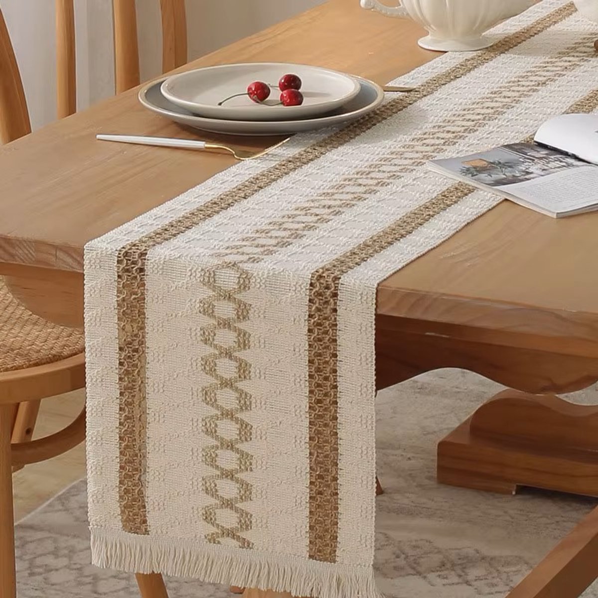 Tafelloper - 30x183 cm - Macramé - Polyester - Boho - Vintage Stijl - Tafelkleed met Franjes - Tafeldecoratie - Interieur - Woondecoratie - Dressoir - Salontafel - Natuurlijk Design