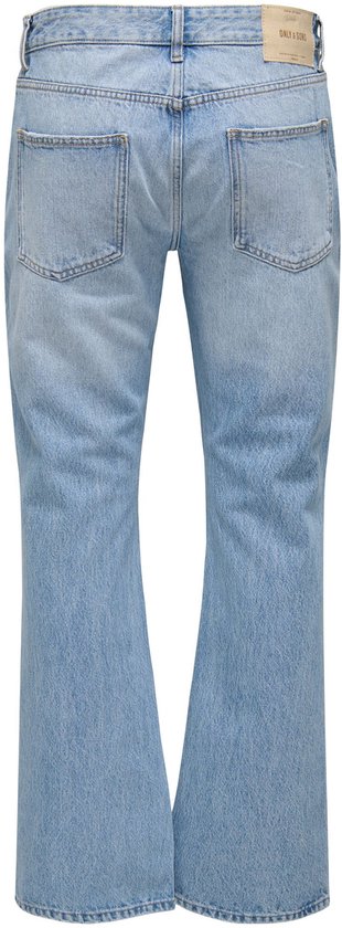 Lichtblauwe jeans met flared fit. De jeans heeft een middelhoge taille en twee achterzakken.