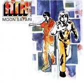 AIR French Band Moon Safari album cover met twee mannen in oranje en gele outfits.