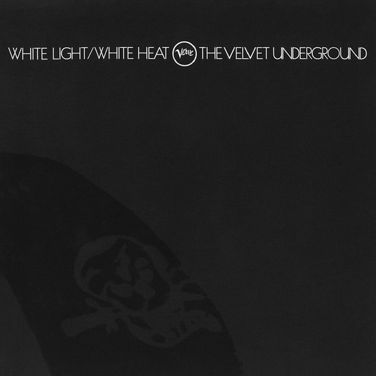 Cd-hoes met tekst WHITE LIGHT/WHITE HEAT THE VELVET UNDERGROUND. Een vaag, schaduwachtig beeld van een schedel is zichtbaar.