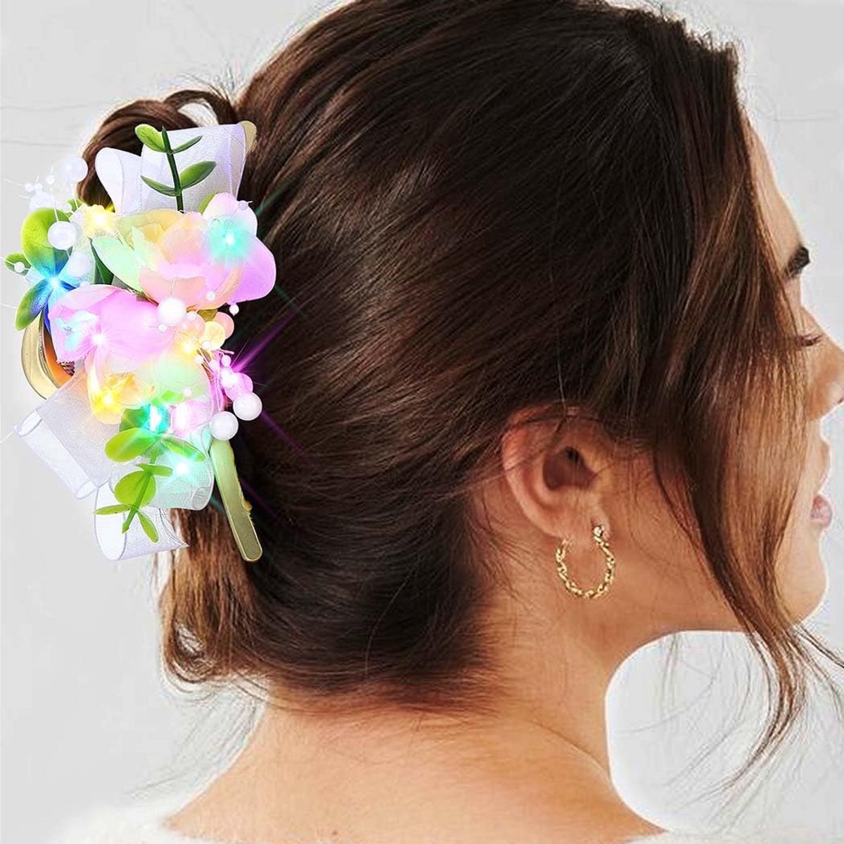 Luxe Gouden Haarclip met LED Verlichting en Pareldecoratie