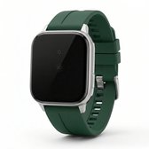 Een smartwatch met een vierkant scherm en een donkergroene siliconen band.