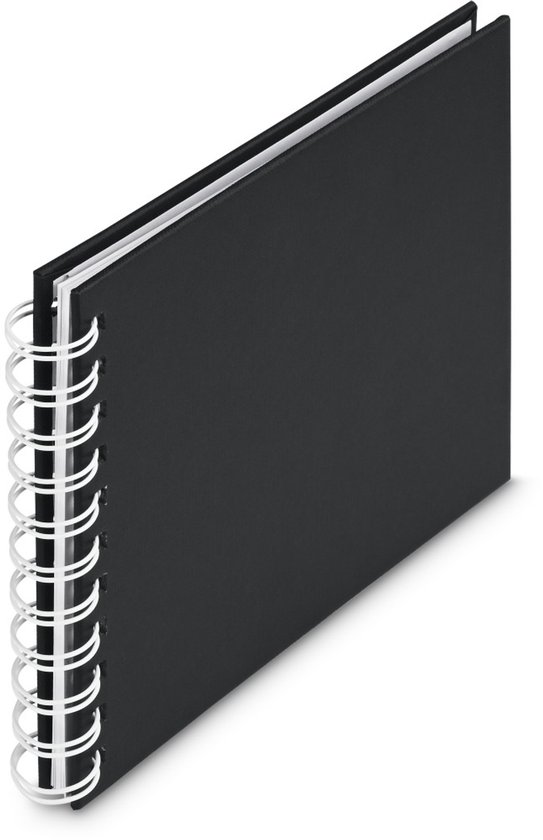 Zwart fotoalbum in hoekaanzicht met zilveren spiraalbinding.
