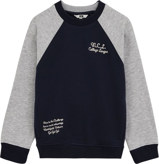 Donkerblauwe sweater met grijze raglanmouwen, opdruk 'N.C.L. College League' op borst en 'Rise to the Challenge College League est. 1962' op de achterkant.