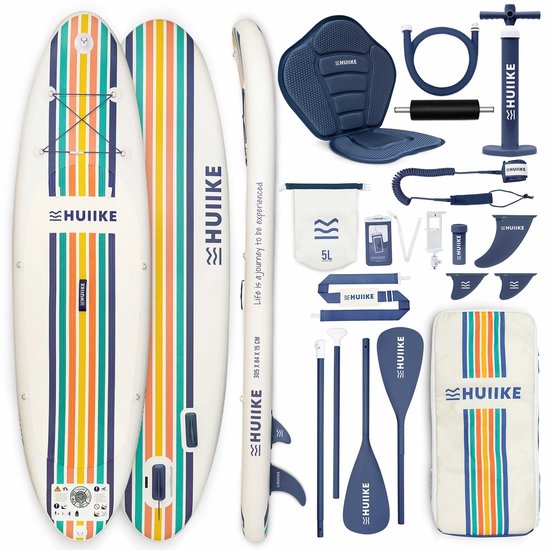Wit SUP board met gekleurde strepen, peddels, vinnen, pomp, kajakstoel, waterdichte tas, reparatieset en draagtas.