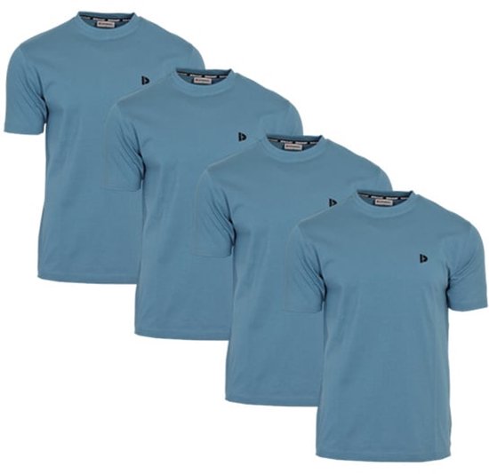 Vier donkerblauwe heren T-shirts met klein logo op de borst.