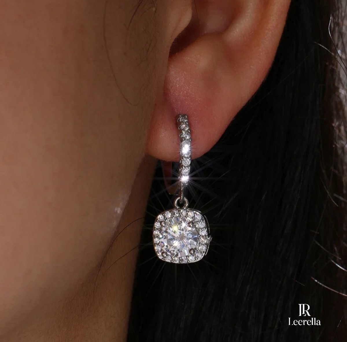 Leerella Zilverkleurig-Wit Luxe Zirconia Druppel Dames Oorbellen - Hoogwaardig RVS met Kleurvarianten - Elegante Hang Oorbellen met Stralende Stenen