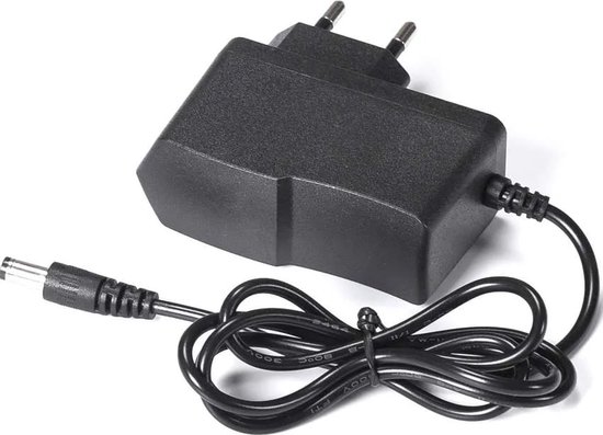 Zwarte AC adapter lader met EU stekker en een ronde DC connector, met gedetailleerde kabel.