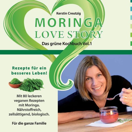 Kookboek 'Moringa Love Story' met auteur die een rood gerecht proeft, inclusief afbeeldingen van moringabladeren.