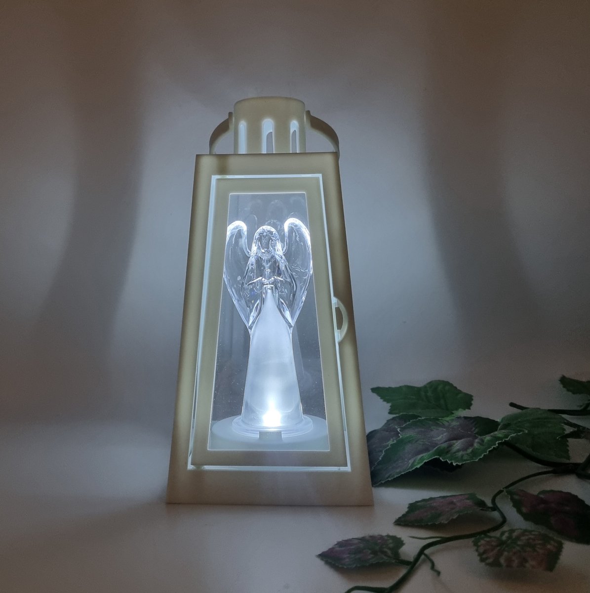 Lantaren - LED - Engel Groot - Wit - Koud wit - Windlicht - Graflantaarn - Grafdecoratie